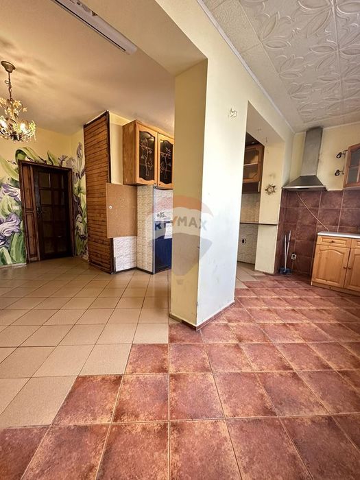 Продава се Тристаен апартамент в Варна, Цветен квартал - 87 кв.м за 1897 €/кв.м - Снимка #10