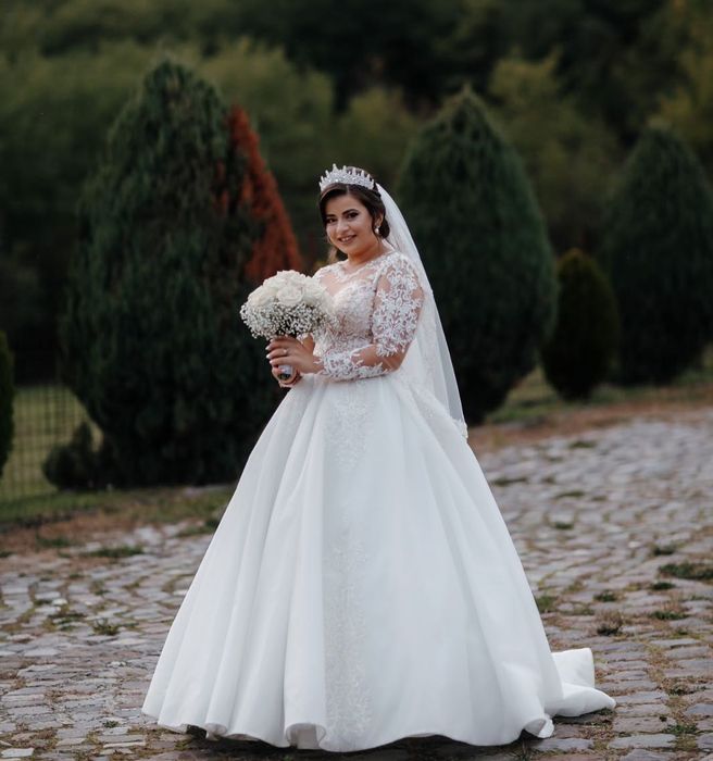 Vând rochie de mireasă colecția 2025 cu contract de cumpărare