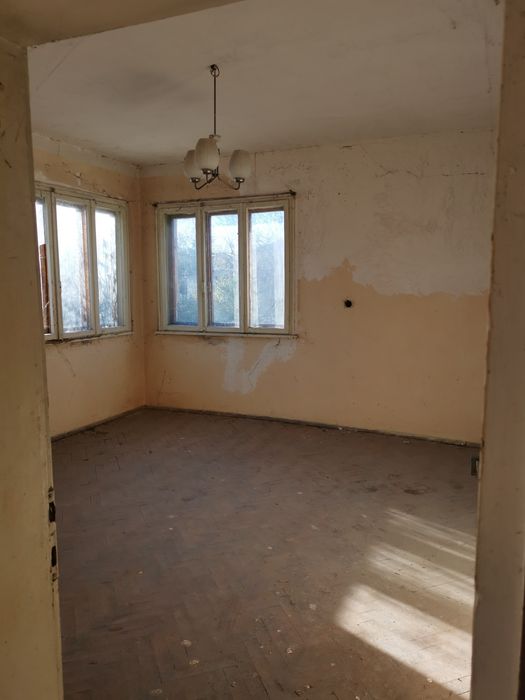 Къща в село Гостиля