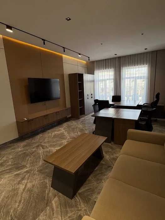 ПРОДАЕТСЯ готовый офис . Кокча ориентир . 482 кв. м.