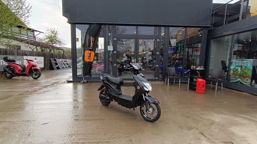 Scuter electric VSX, 48V, 20Ah, 1050W, Fara permis, 25Km/h, Negru 60Km
