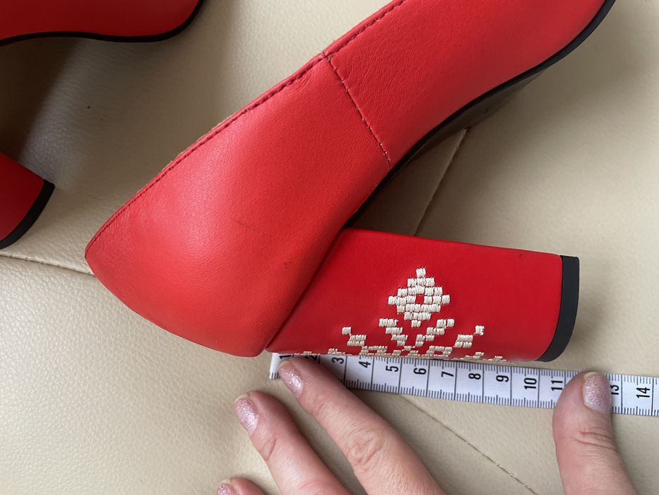 Pantofi iutta noi , rosii cu broderie, piele, 36