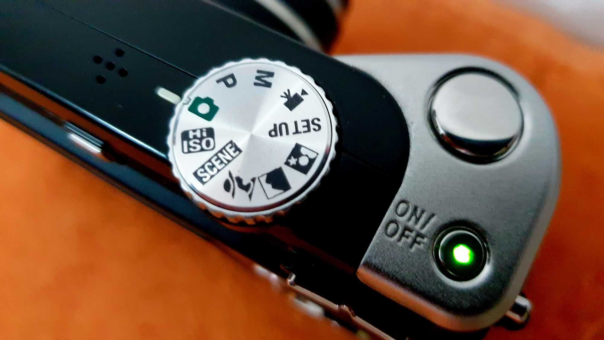 фотоапарат Nikon Coolpix P60