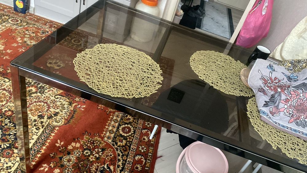 Стеклянные стол кухонный