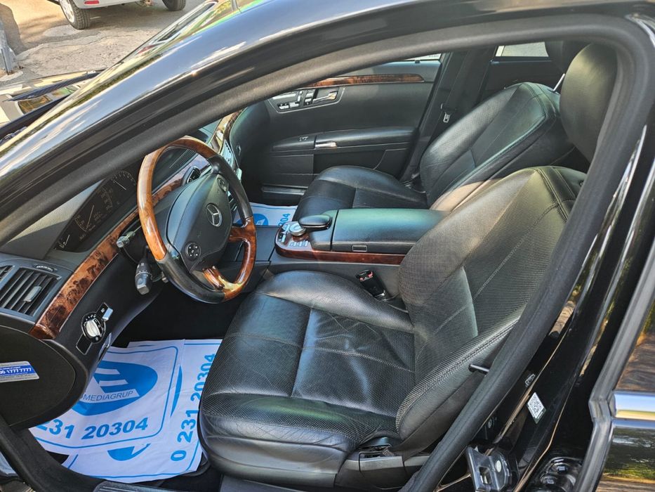 Mercedes S320 black