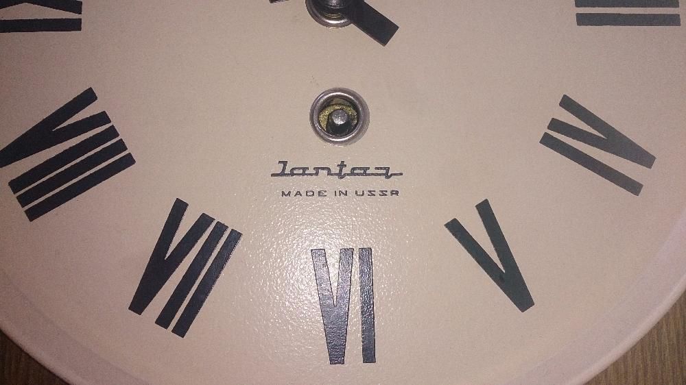 Часы "Янтарь» JANTAR настенные механические с маятником