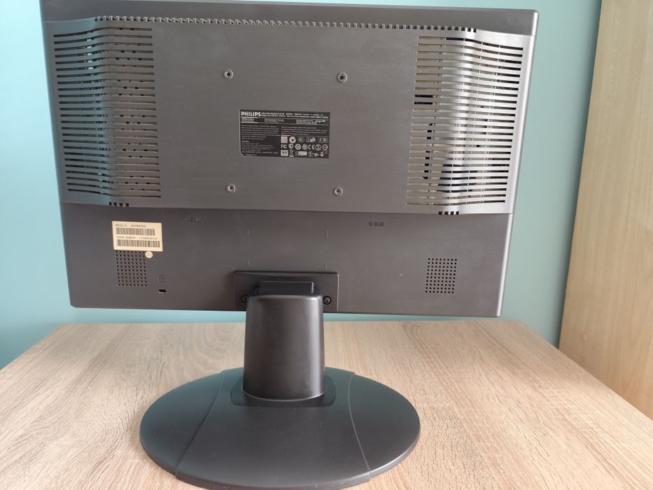 Монитор Филипс, използван. Работи безупречно!