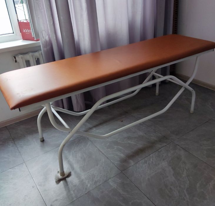 Продаю кушетки для массажа.