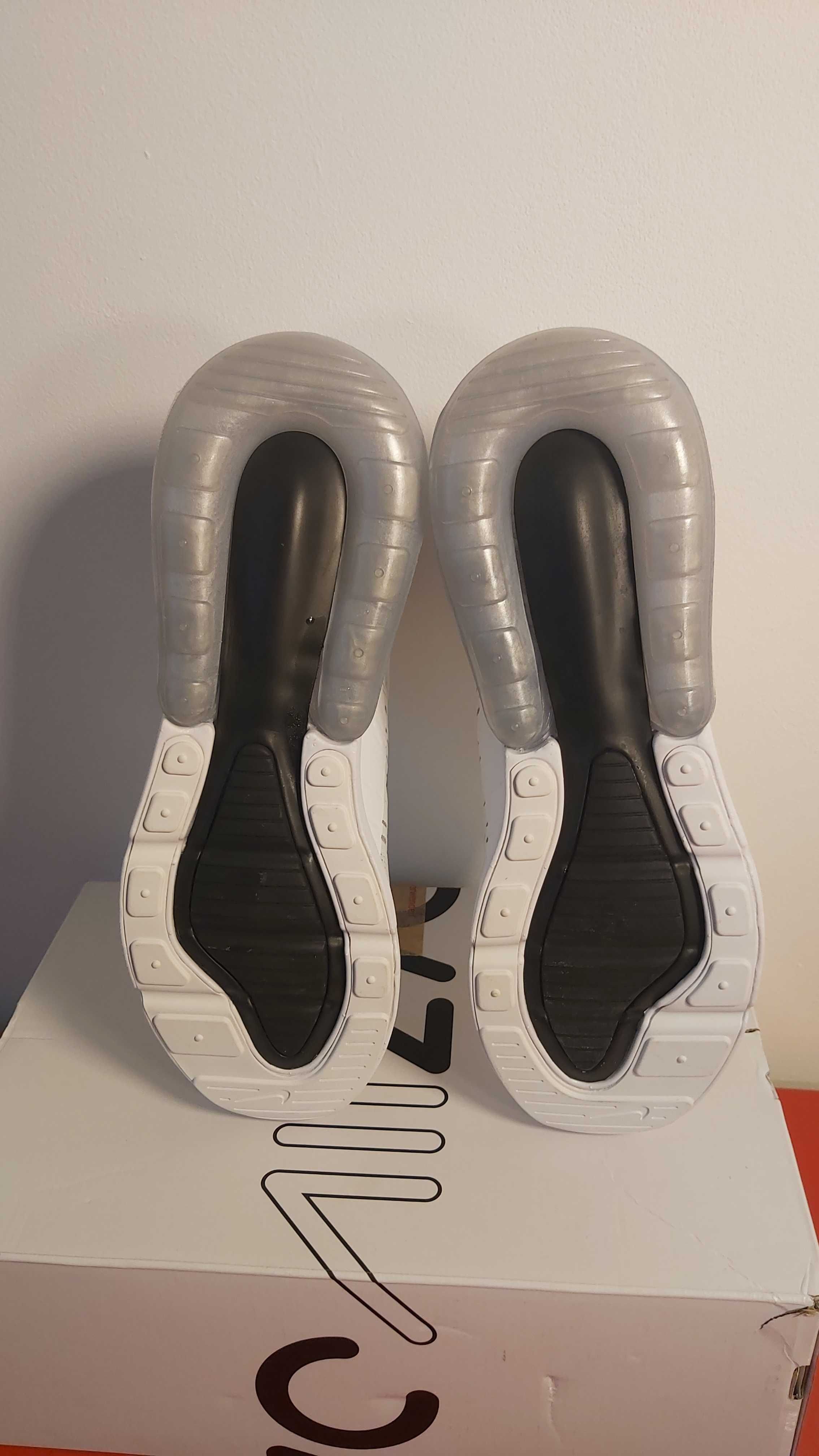 Nike Air Max 270 White Black - Номер 41,36