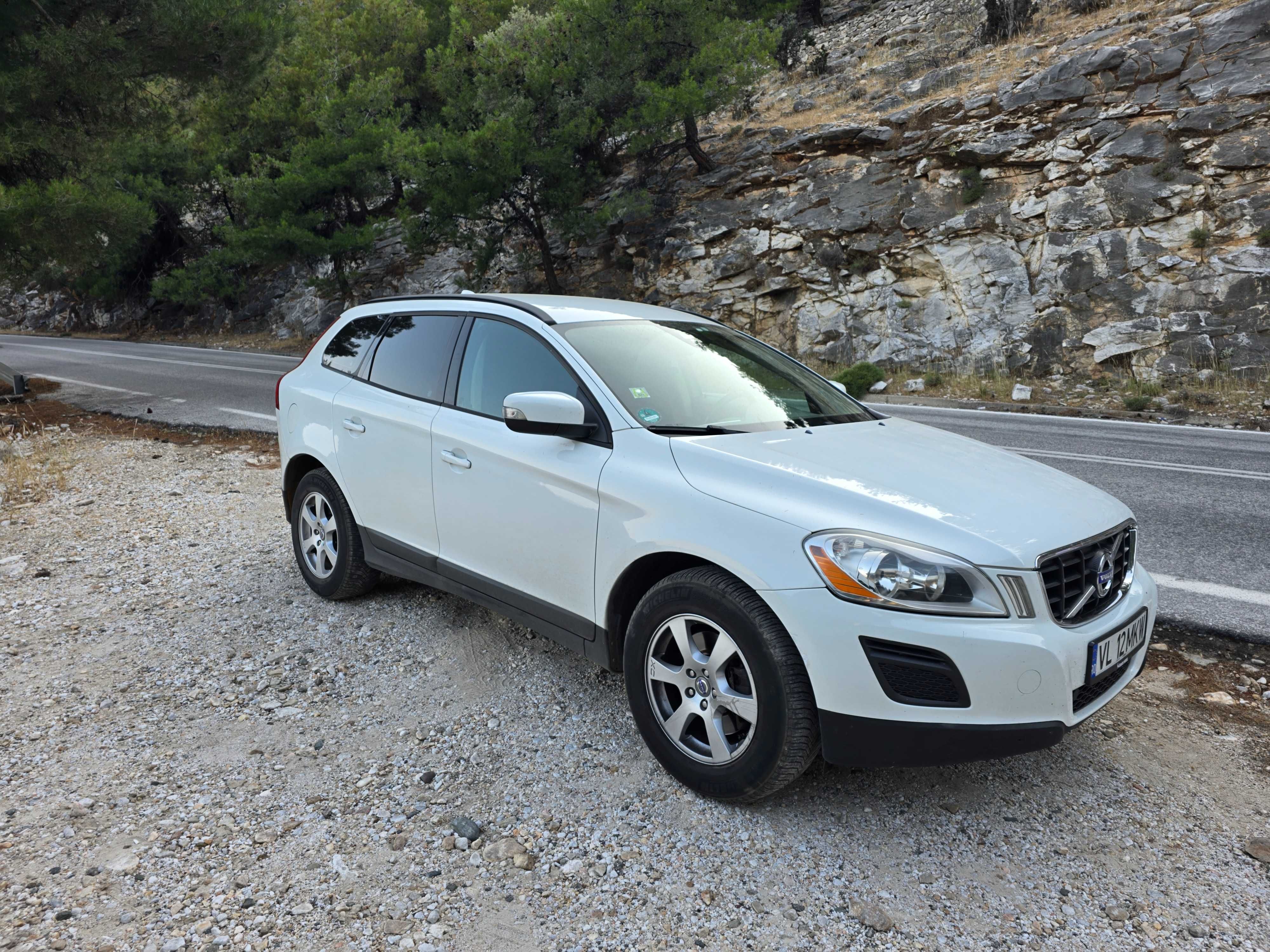 Volvo XC60 4x4 - Diesel ( Driv-e )  , Euro 5 - 2012 - Impecabil .