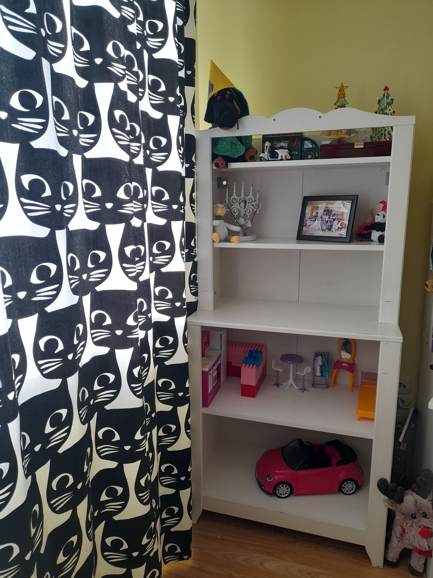 4 стола 2 гардероба 1 шкаф Ikea hensvik
