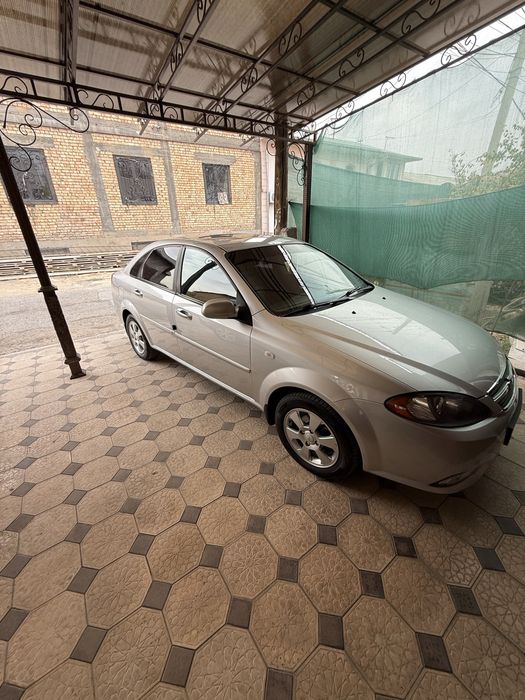 Идеальная gentra-lacceti 2013 года выпуска