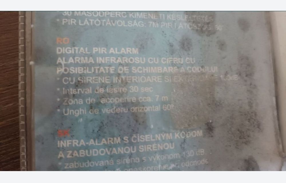 Alarma cu senzor infraroșu și cu cifra de armare dezarmare,