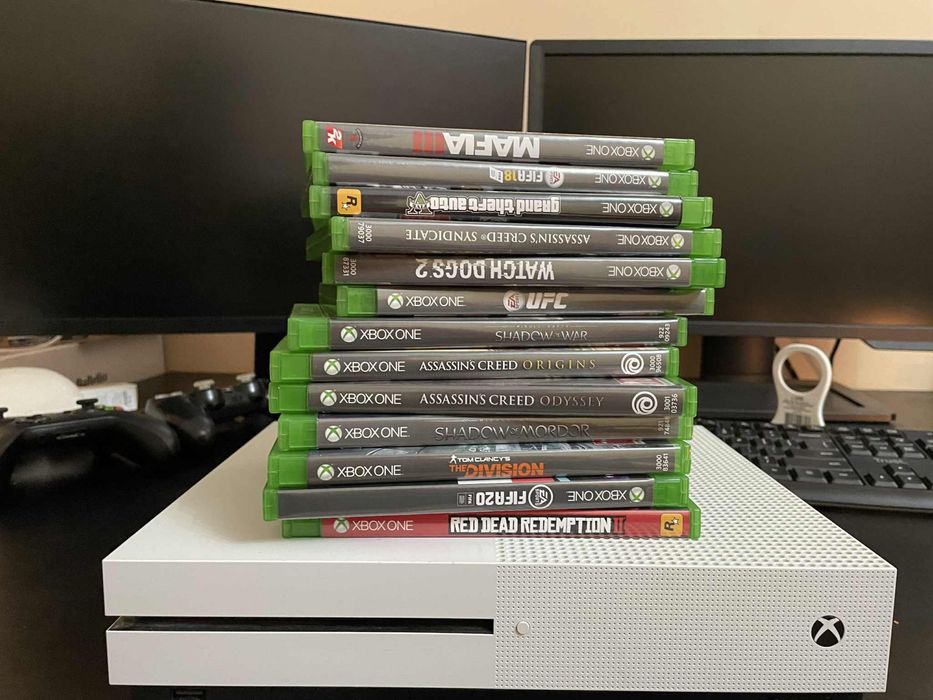 Xbox one S 500 gb + 13 jocuri + 2 constroler