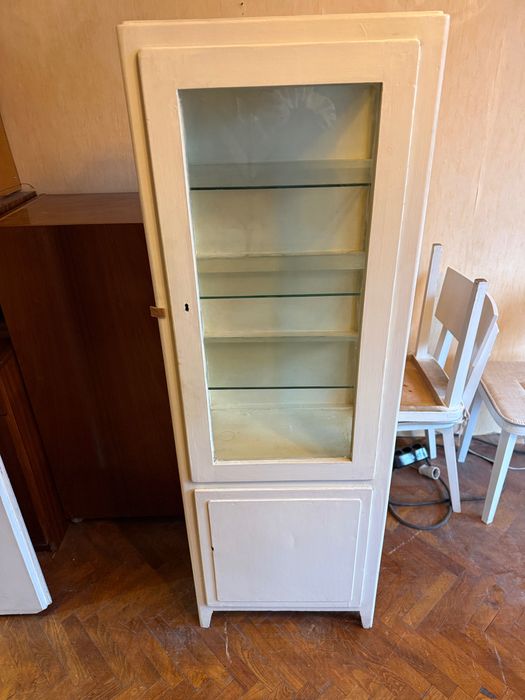 Медицински шкаф за лекарства