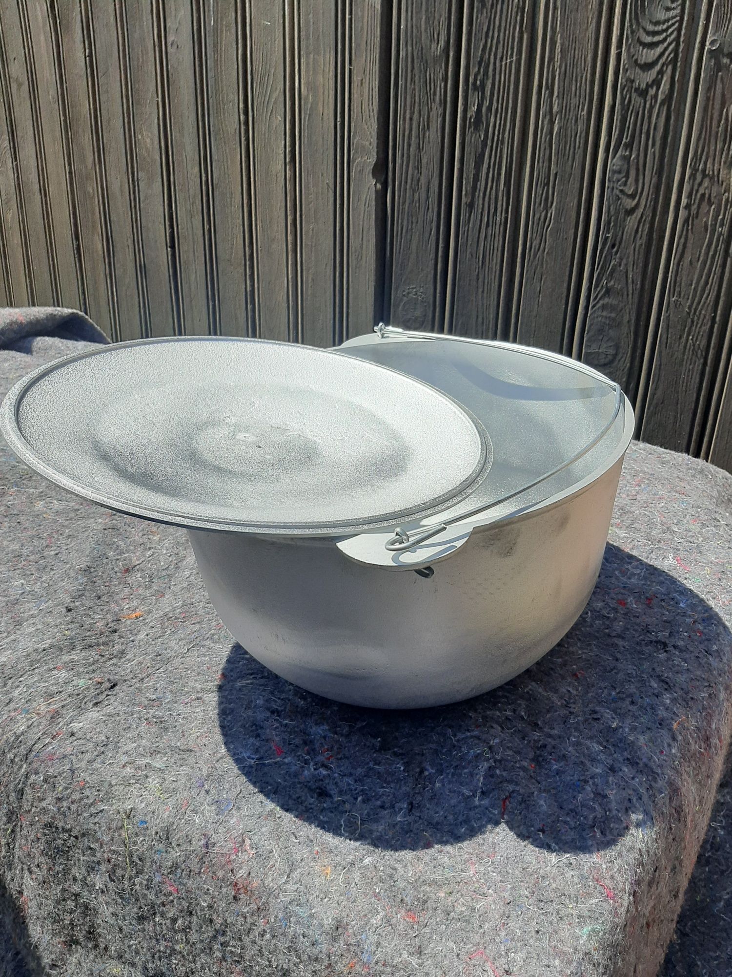 Vând ceaune noi din aluminiu cu capac