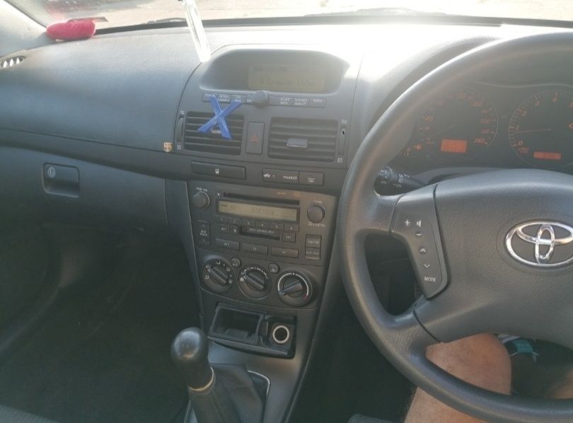 Тойота Авенсис бензин 1.6