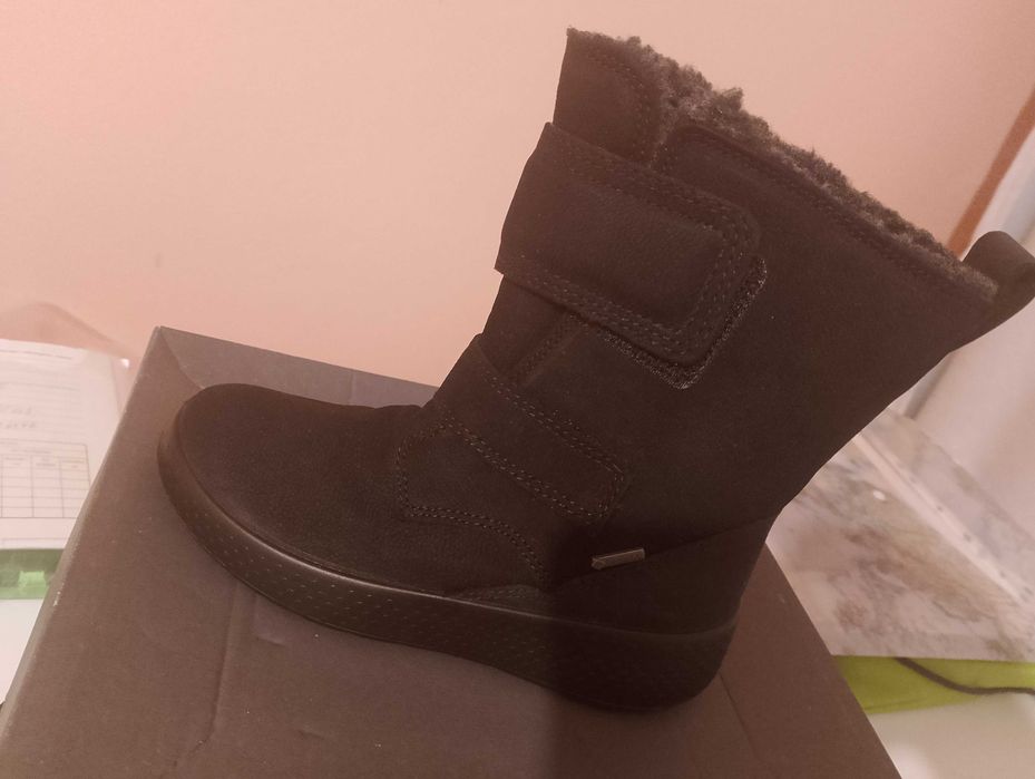 Чисто нови детски ботуши 28 номер