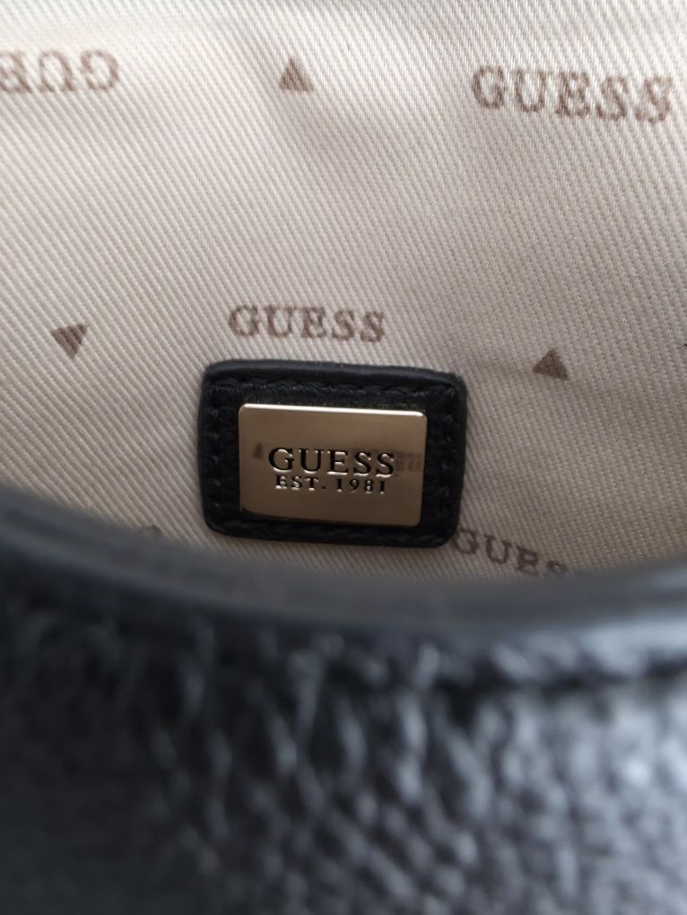 Чанта GUESS Latona