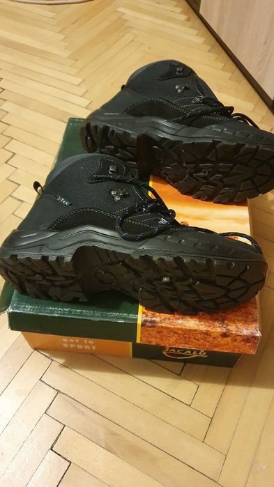 bocanci 41 1/2 Jackalu