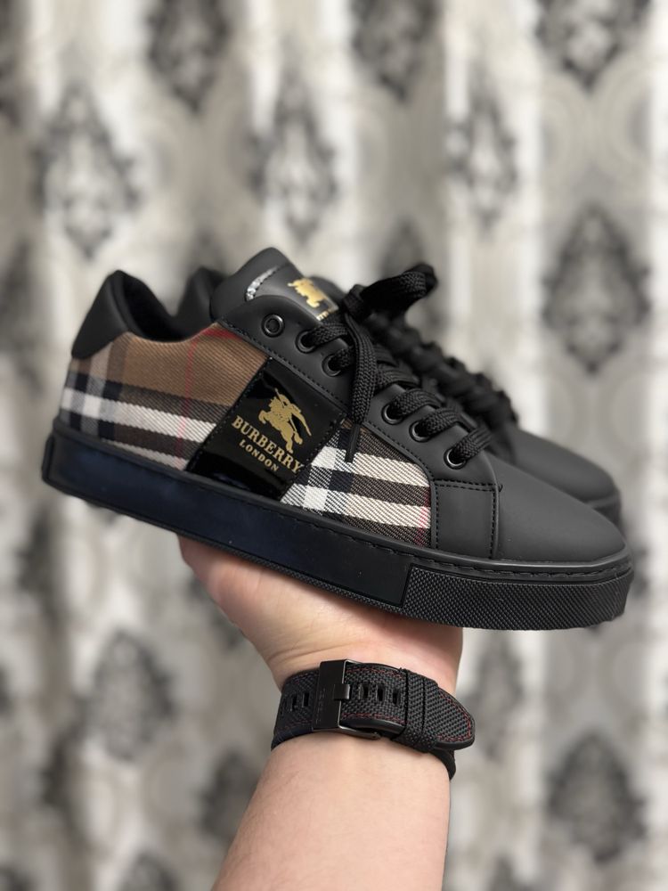 Adidasi Barbati Burberry Black!