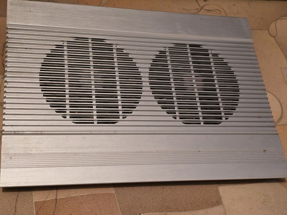 Охлаждающая подставка для ноутбука