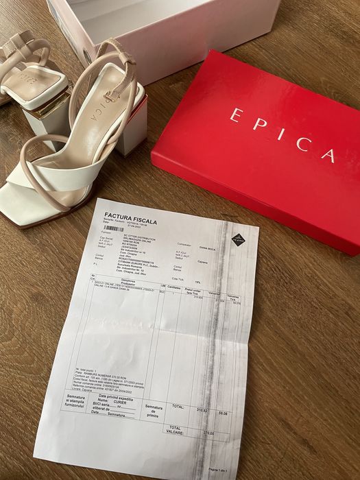 Vând sandale Epica