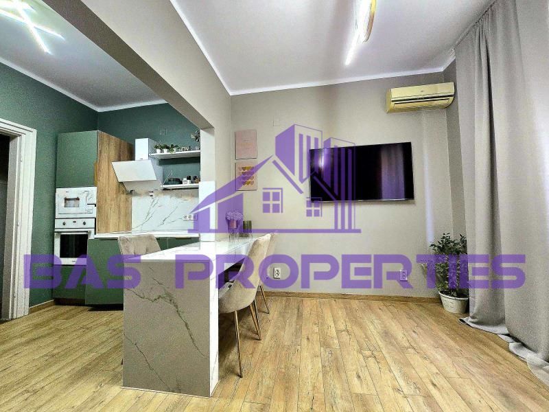Продава се Тристаен апартамент в София, Център - 68 кв.м за 4044 €/кв.м - Снимка #6