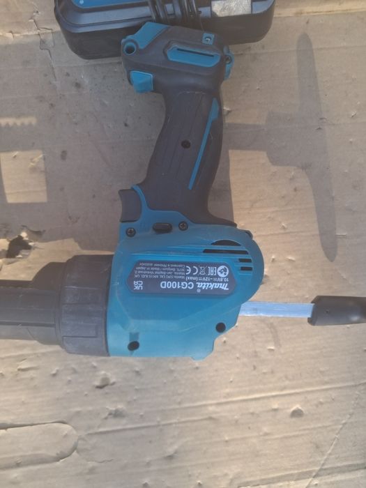 Pistol silicon makita cg 100 d.