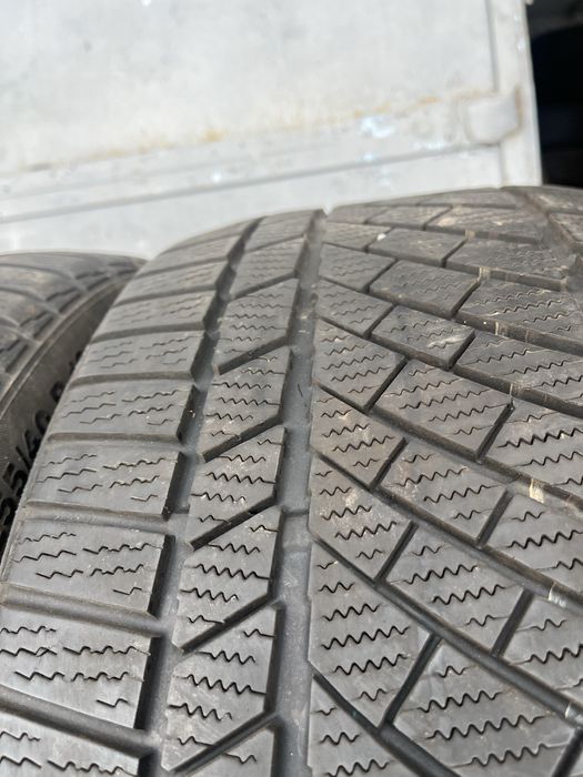 2 бр. зимни гуми 255/40/18 Continental 5/6 mm DOT 4214