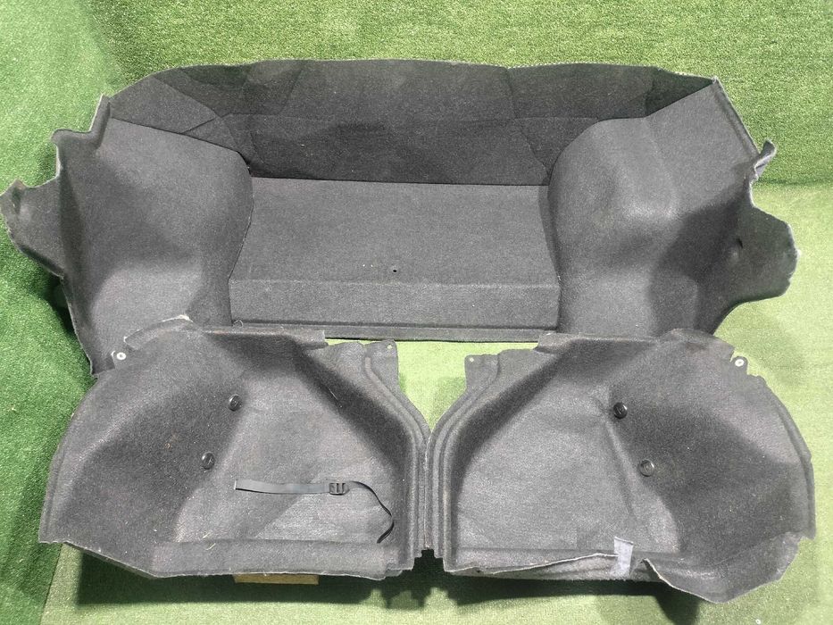 Продам Обшивка багажника Lexus Gs300 кузов 160