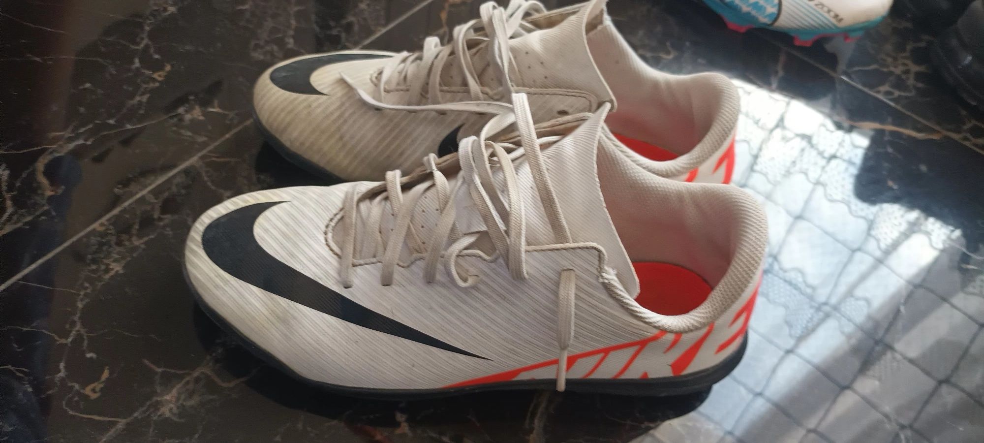 Ghete fotbal nike mercurial vapor 15