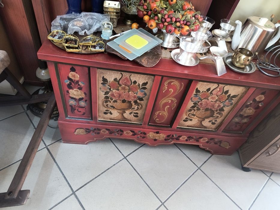 Mobilier antik că nou