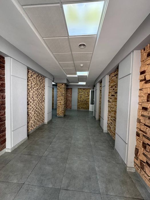 Миробад Ул.Нукус 53м² кабинет вдоль дороги 2й этаж всё включено