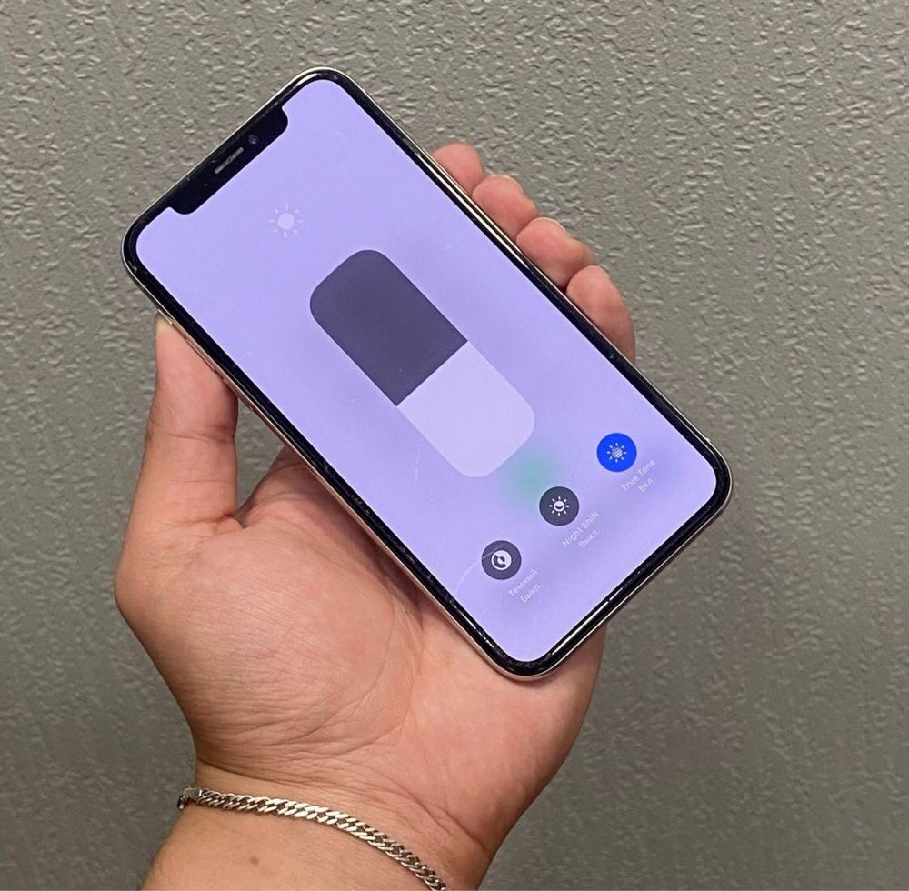Iphone X sotiladi srochna