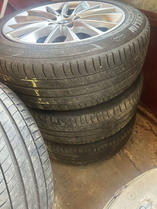 Jante cu cauciucuri de vara BMW R17