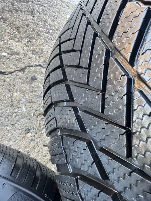 5x112 r19 BRIDGESTONE BLIZZAK Mercedes-Benz