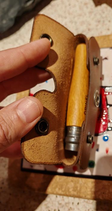 Кожен калъф за сгъваем нож/нож за стриди марка Le Petit Jouteur