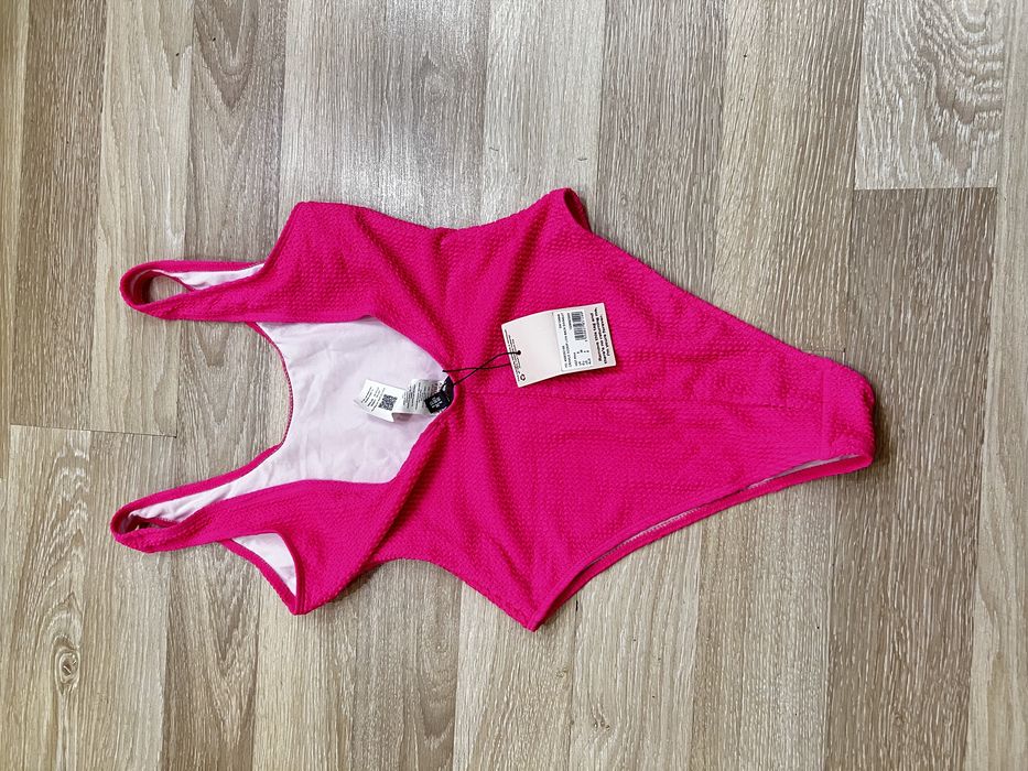 Нов бански S