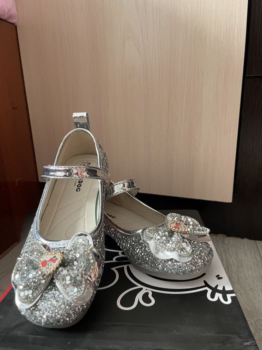 Продам туфли новые