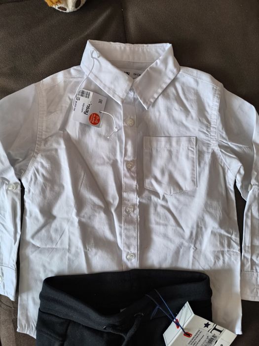 Бяла ризка и черен панталон за 3г. НоВИ