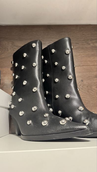 Боти   с  капси