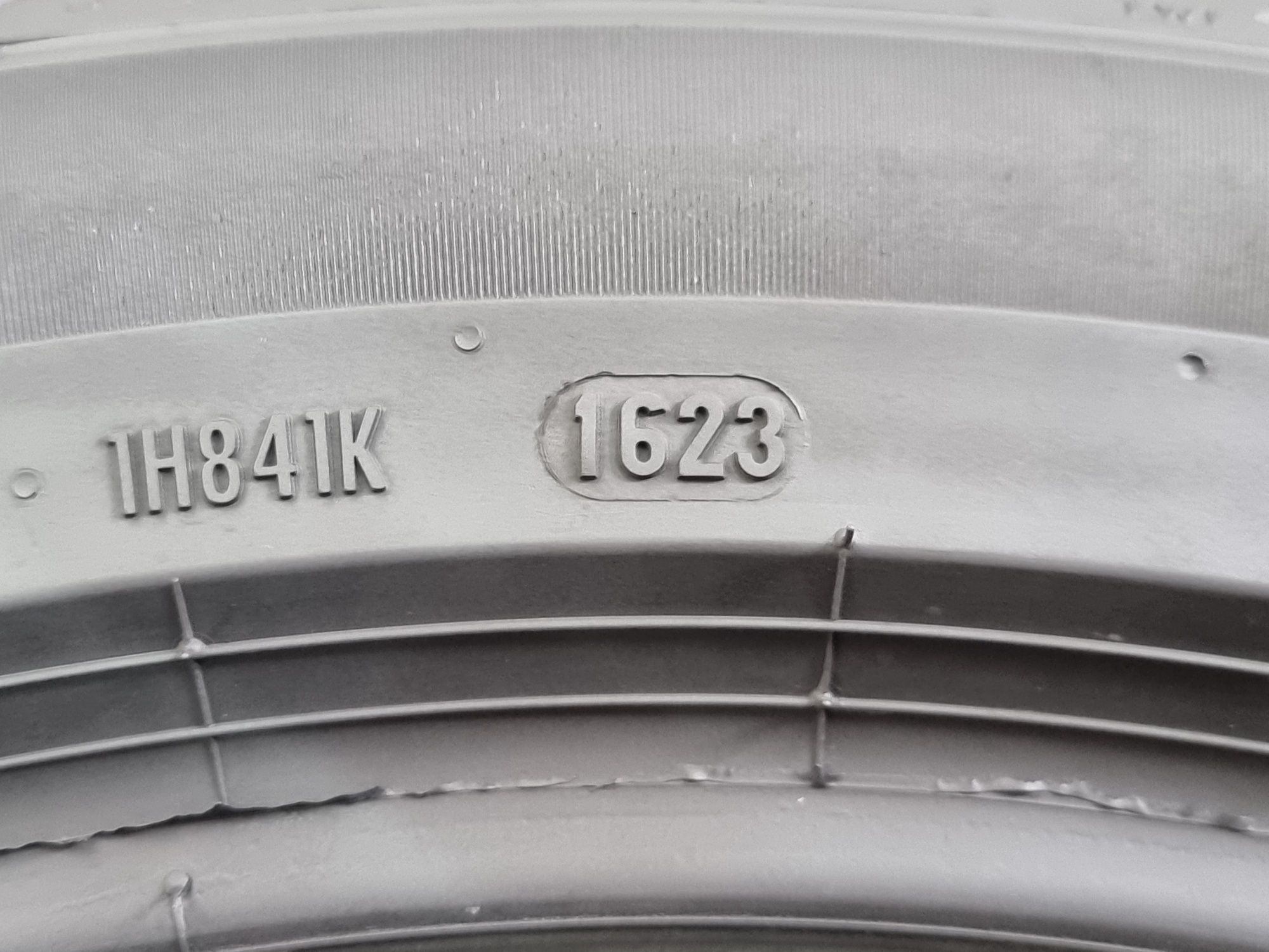 "Dot 23" 255/40/20 Pirelli 4Броя: 850лв 5мм