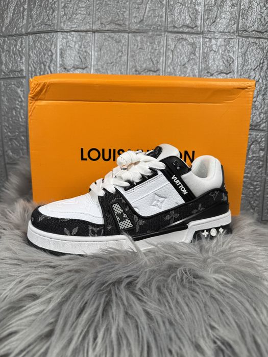 Louis Vuitton Alb Negru Cutie