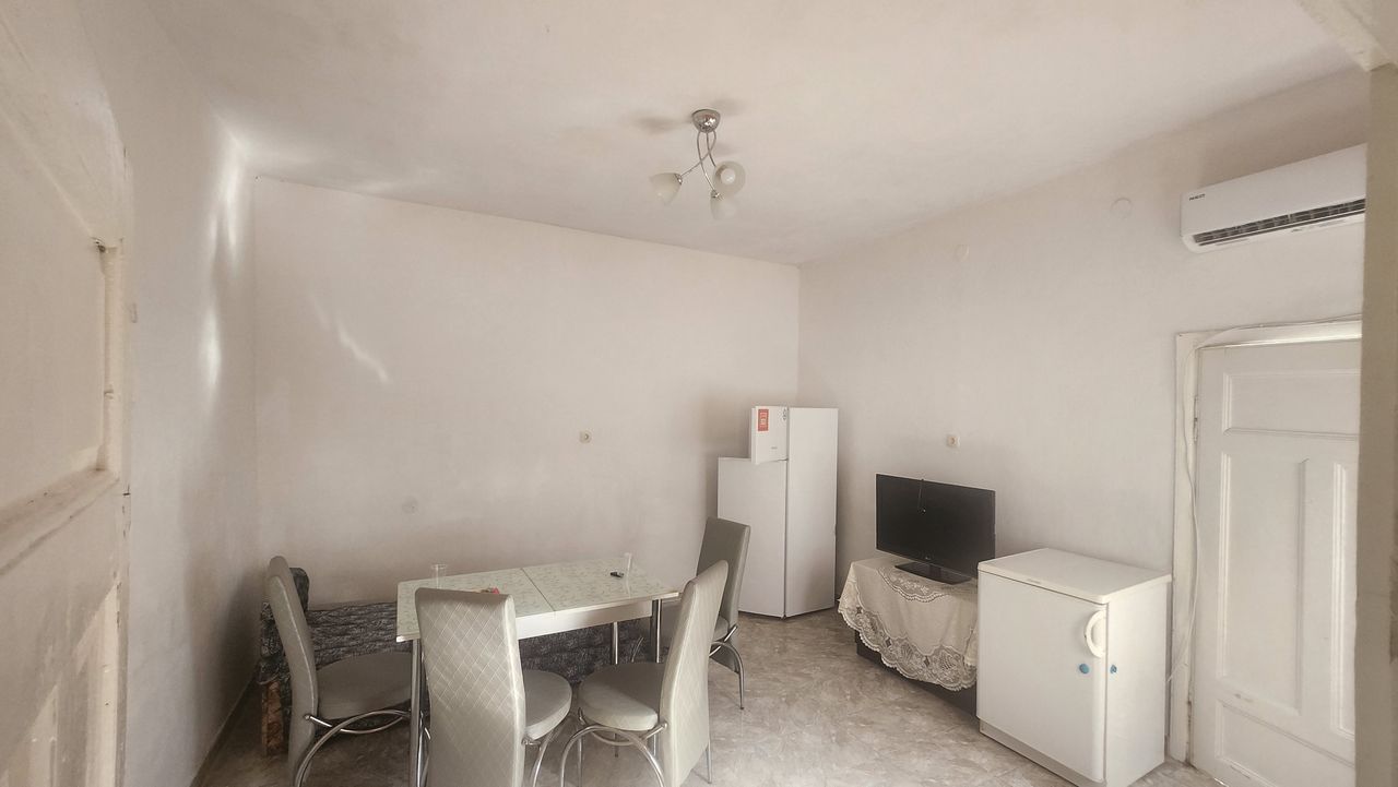 Дава се под наем Етаж от къща в Свиленград - 104 кв.м за 408 € - Снимка #1