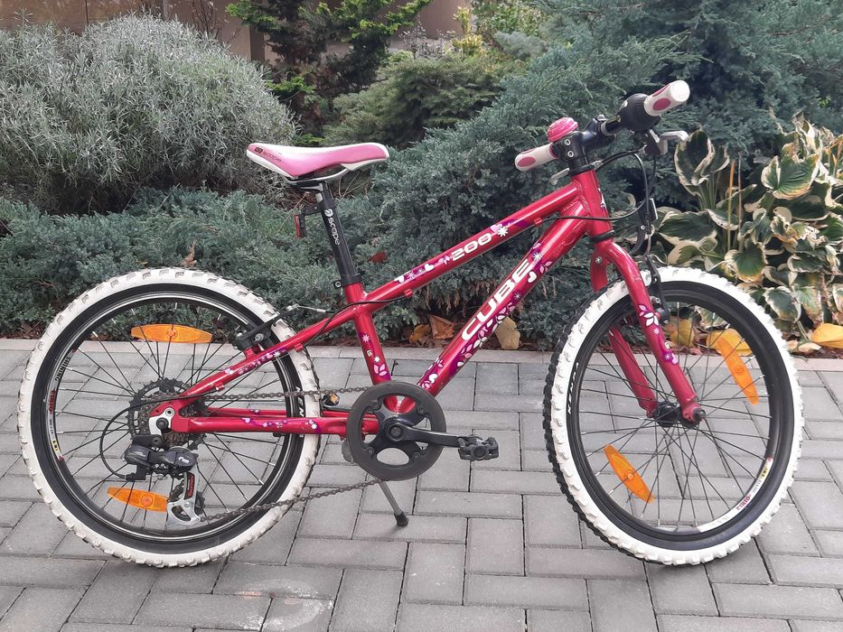 Bicicleta CUBE 200 20" fete