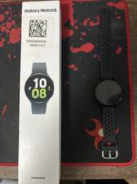 Vând Samsung Galaxy Watch 5 44mm