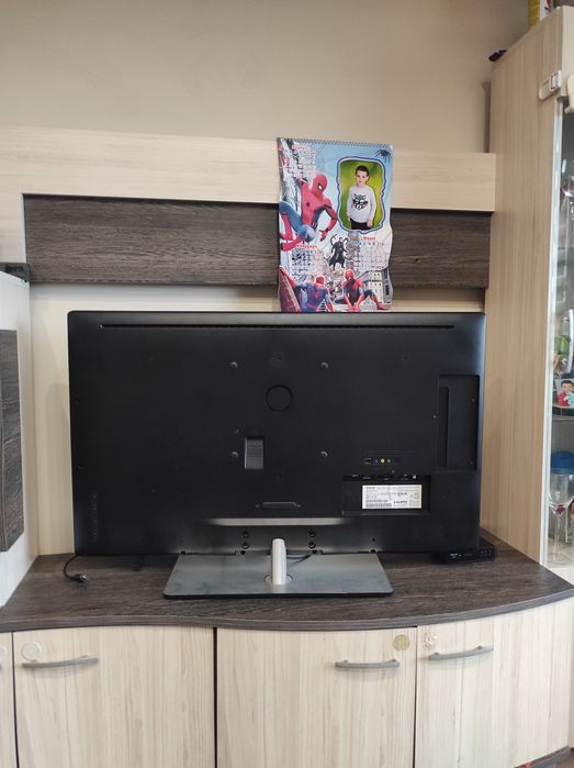 LED Телевизор PHILIPS 40 инча