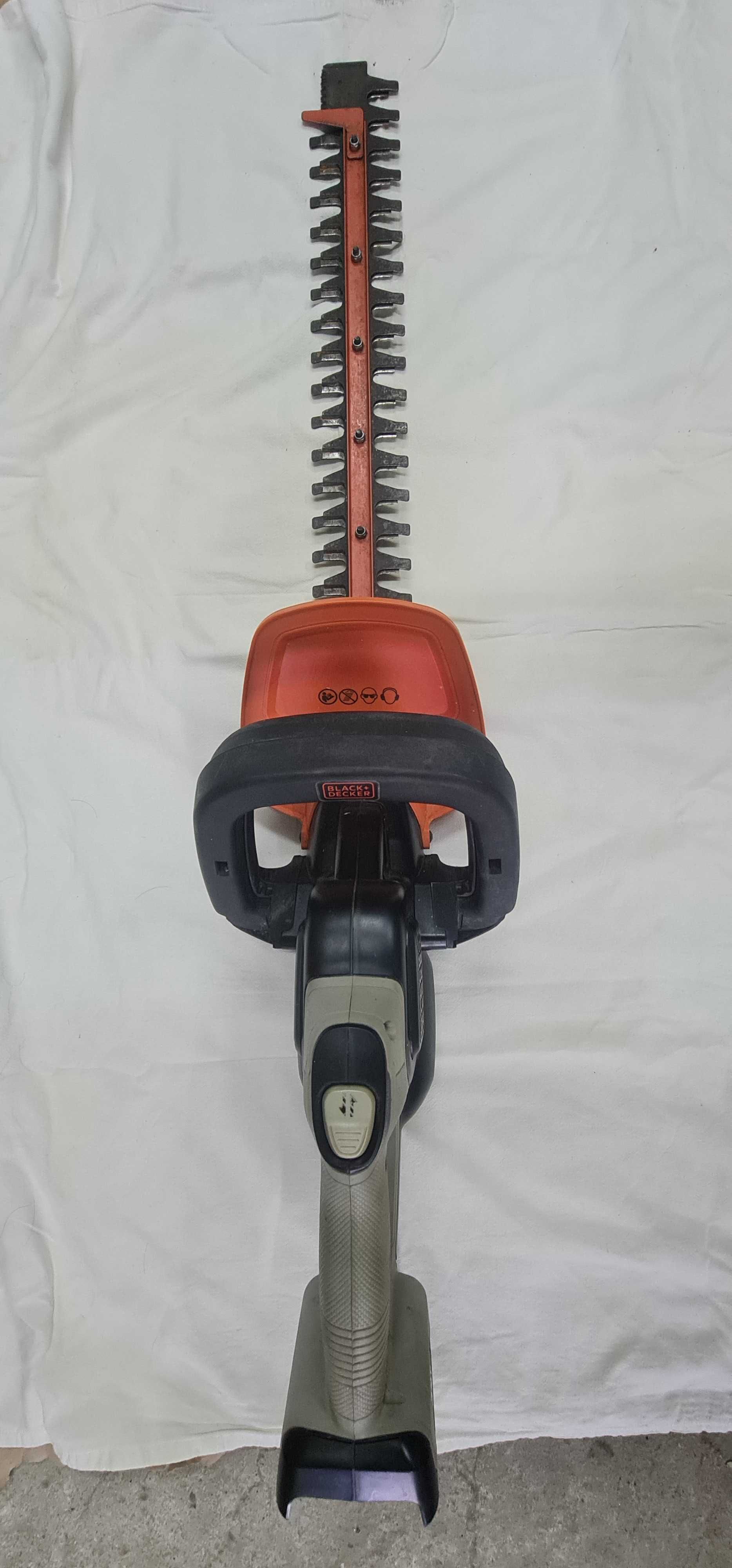 Акумулаторен храсторез Black & Decker GTC5455PC