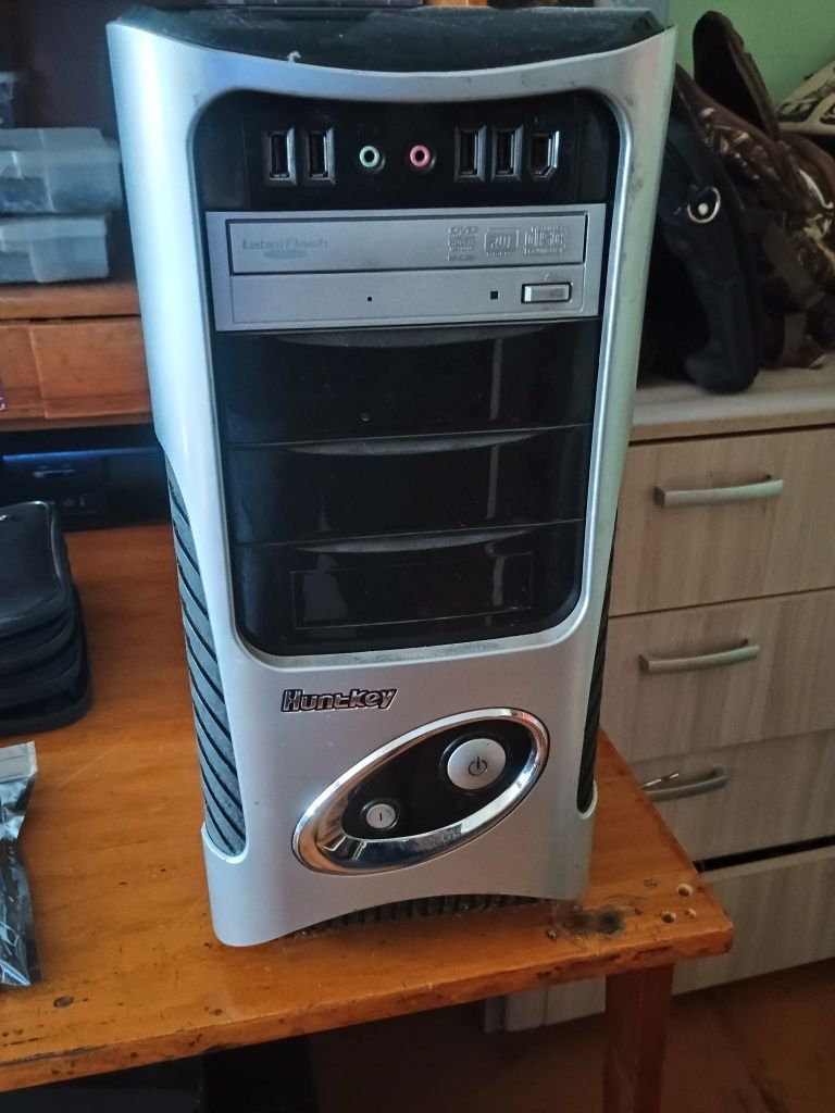 Продаётся системный блок на соккете 2011-3  Xeon e5-2640 v4